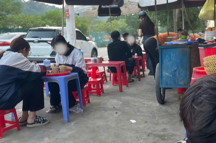 Thói quen ăn vặt ảnh hưởng đến sức khỏe học sinh- Ảnh 2. Thói quen ăn vặt ảnh hưởng đến sức khỏe học sinh- Ảnh 2.