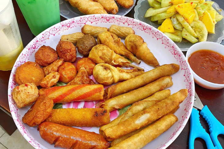 Thói quen ăn vặt ảnh hưởng đến sức khỏe học sinh- Ảnh 1. Thói quen ăn vặt ảnh hưởng đến sức khỏe học sinh- Ảnh 1.
