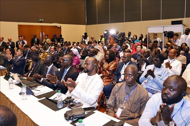 Chủ tịch Quốc hội Trần Thanh Mẫn dự tọa đàm chính sách thúc đẩy hợp tác Việt Nam - Senegal- Ảnh 5. Chủ tịch Quốc hội Trần Thanh Mẫn dự tọa đàm chính sách thúc đẩy hợp tác Việt Nam - Senegal- Ảnh 5.