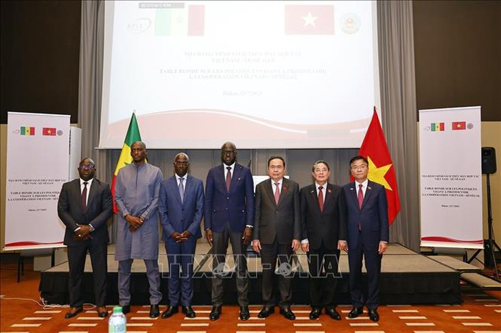 Chủ tịch Quốc hội Trần Thanh Mẫn dự tọa đàm chính sách thúc đẩy hợp tác Việt Nam - Senegal- Ảnh 1. Chủ tịch Quốc hội Trần Thanh Mẫn dự tọa đàm chính sách thúc đẩy hợp tác Việt Nam - Senegal- Ảnh 1.