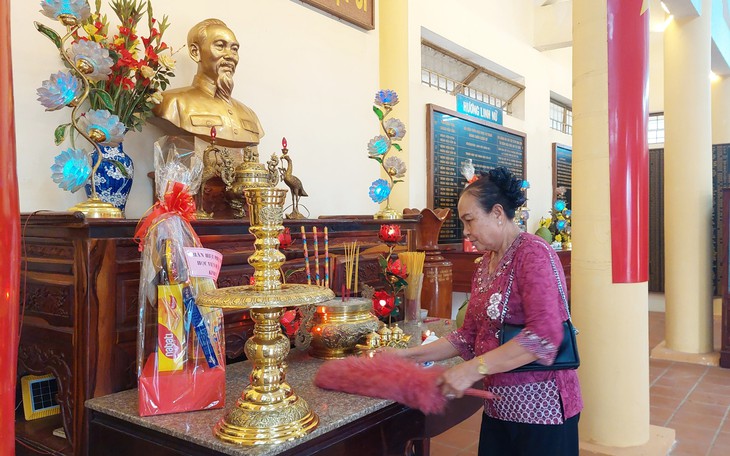 Dâng hương tri ân hơn 9.000 liệt sĩ hy sinh trên chiến trường miền Đông Nam Bộ- Ảnh 6.
