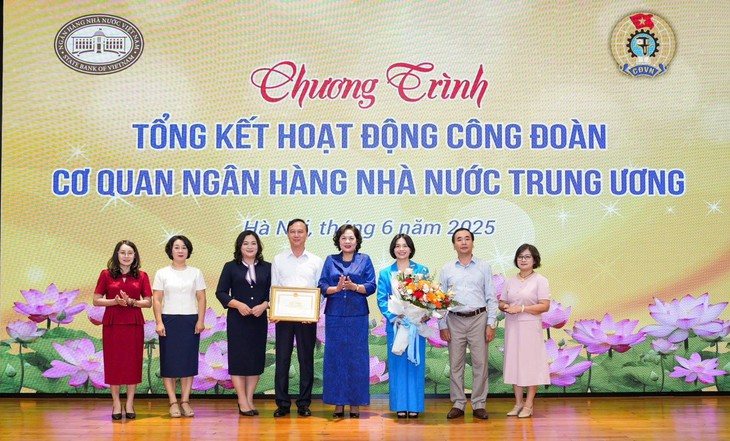 Công đoàn Cơ quan NHNN Trung ương - Một hành trình ý nghĩa- Ảnh 5. Công đoàn Cơ quan NHNN Trung ương - Một hành trình ý nghĩa- Ảnh 5.