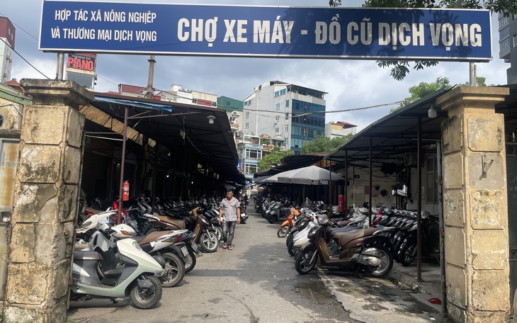 Trước lộ trình cấm xe xăng, chợ xe máy lớn nhất Hà Nội: "Trước bán 10, giờ mất 9"