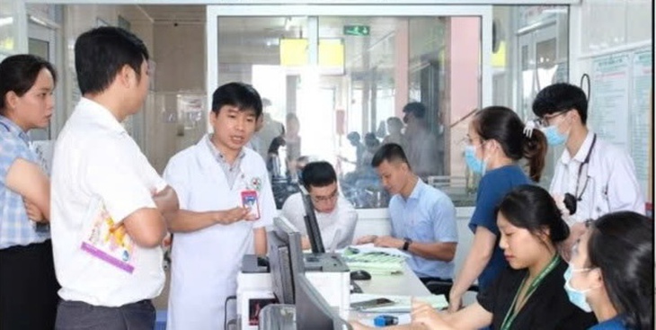 Hai bệnh viện ở TPHCM đối mặt nguy cơ quá tải sốt xuất huyết- Ảnh 1. Hai bệnh viện ở TPHCM đối mặt nguy cơ quá tải sốt xuất huyết- Ảnh 1.