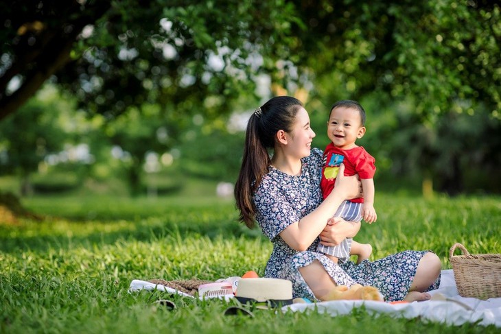 Trẻ bị ho có đờm, khò khè, sổ mũi: cách chăm sóc hiệu quả và khi nào cần đi khám?- Ảnh 1.