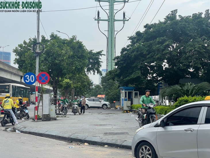 Hà Nội: Vỉa hè nơi cô gái bị người bán trà đá xua đuổi giờ ra sao?- Ảnh 3.