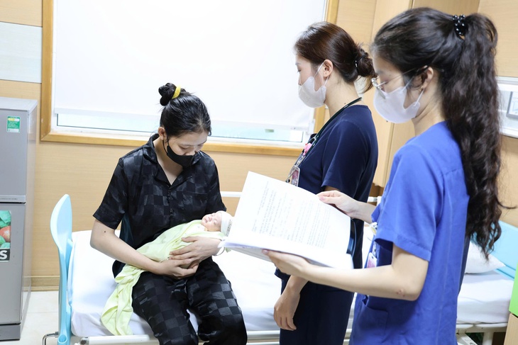 Hành trình 103 ngày cứu em bé sinh cực non của y bác sĩ tuyến dưới- Ảnh 3.