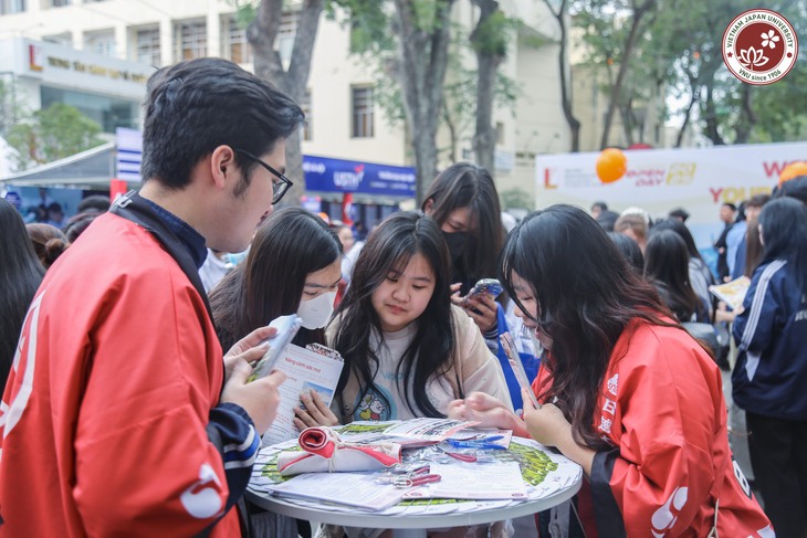Trường Đại học Việt Nhật công bố quy tắc quy đổi điểm giữa các phương thức xét tuyển 2025- Ảnh 1.