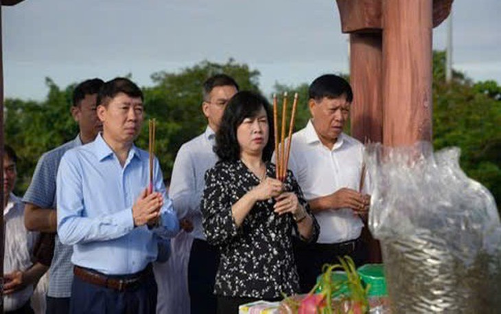 Khám, cấp thuốc miễn phí cho 100 người có công tại Hà Tĩnh - Ảnh 3.