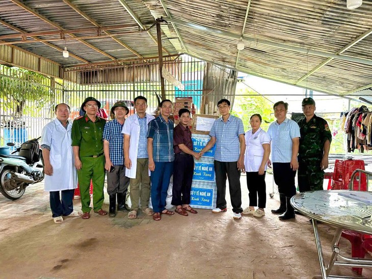 Lập Trạm Y tế dã chiến đưa hoạt động khám chữa bệnh trở lại bình thường sau lũ lụt- Ảnh 21. Lập Trạm Y tế dã chiến đưa hoạt động khám chữa bệnh trở lại bình thường sau lũ lụt- Ảnh 21.