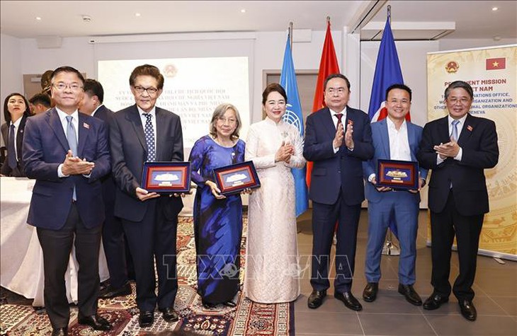 Chủ tịch Quốc hội Trần Thanh Mẫn gặp gỡ cộng đồng người Việt Nam tại Thụy Sĩ- Ảnh 8.