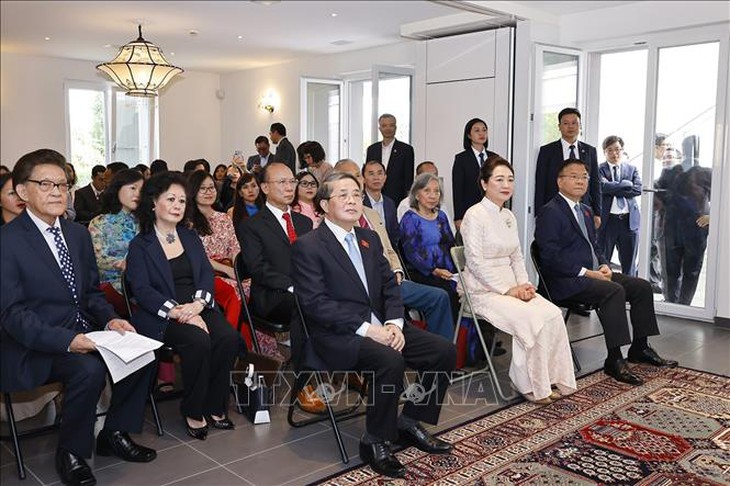 Chủ tịch Quốc hội Trần Thanh Mẫn gặp gỡ cộng đồng người Việt Nam tại Thụy Sĩ- Ảnh 4.