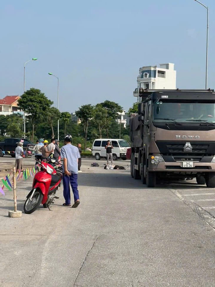 Va chạm với ô tô tải, thiếu nữ 19 tuổi gặp nạn tử vong- Ảnh 1.