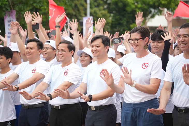 TS Angela Pratt: Các nhà hoạch định chính sách đã bỏ phiếu cho sức khỏe khi cấm thuốc lá điện tử, nung nóng- Ảnh 1. TS Angela Pratt: Các nhà hoạch định chính sách đã bỏ phiếu cho sức khỏe khi cấm thuốc lá điện tử, nung nóng- Ảnh 1.