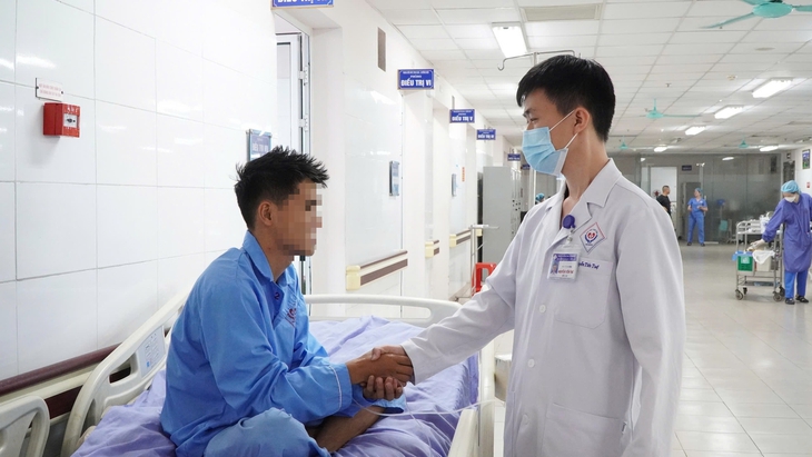 Cứu bệnh nhân đuối nước nguy kịch, rơi vào hôn mê sâu- Ảnh 2.