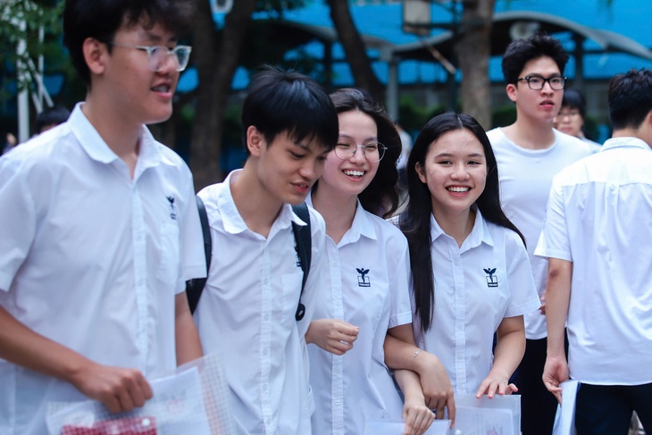 Lộ trình công bố điểm chuẩn đại học 2025 và những lưu ý 'vàng' cho thí sinh- Ảnh 1.