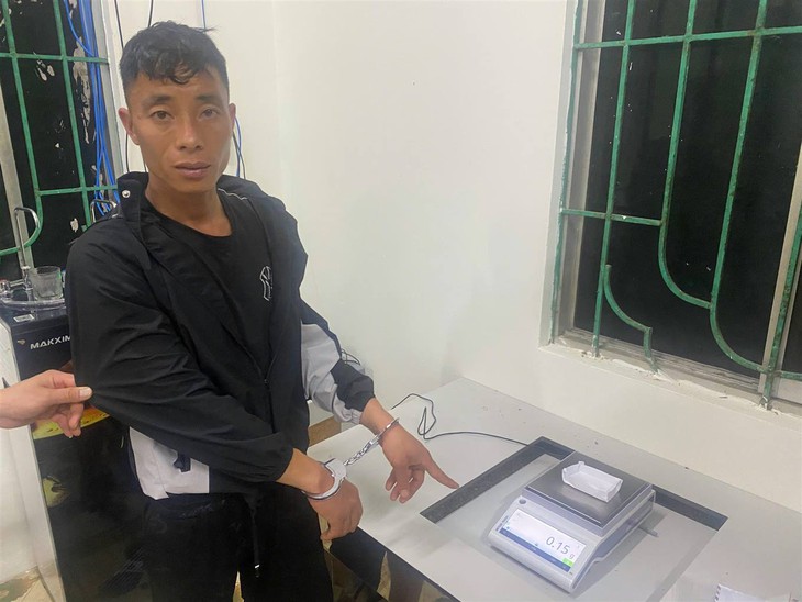 Bắt giữ đối tượng vận chuyển vảy tê tê cùng ma túy- Ảnh 2.