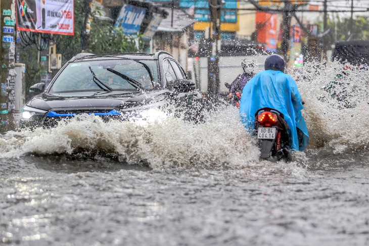 Dải hội tụ nhiệt đới vẫn đang mạnh thêm, nhiều nơi mưa lớn- Ảnh 2. Dải hội tụ nhiệt đới vẫn đang mạnh thêm, nhiều nơi mưa lớn- Ảnh 2.