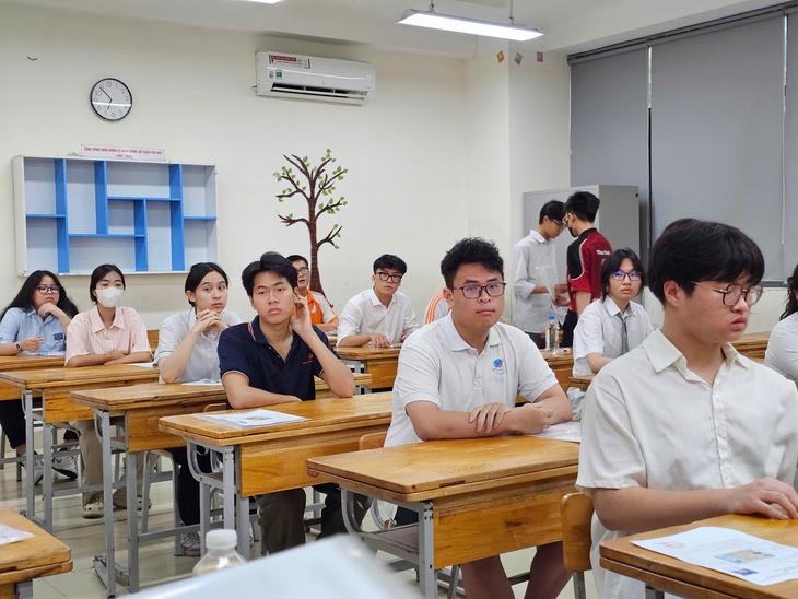 Đề thi tốt nghiệp THPT 2025 mang đến những gợi ý vàng cho học sinh năm tới- Ảnh 1. Đề thi tốt nghiệp THPT 2025 mang đến những gợi ý vàng cho học sinh năm tới- Ảnh 1.