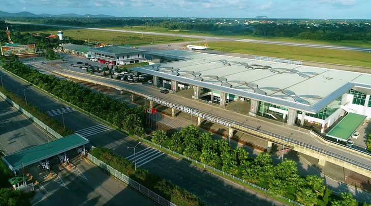Tăng toa tàu, chia lửa giao thông khi sân bay Vinh tạm dừng hoạt động- Ảnh 2. Tăng toa tàu, chia lửa giao thông khi sân bay Vinh tạm dừng hoạt động- Ảnh 2.