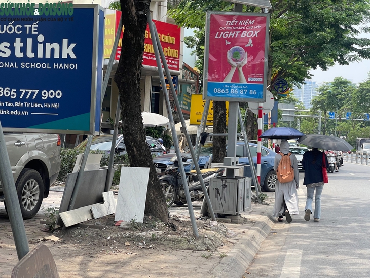 Hà Nội: Vỉa hè đường Võ Chí Công bị 'biến' thành gara, bãi đỗ xe- Ảnh 11.