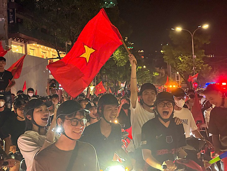 'Đi bão' mừng U23 Việt Nam vô địch, nhiều 'quái xế' dưới 18 tuổi bị xử lý - Ảnh 2.