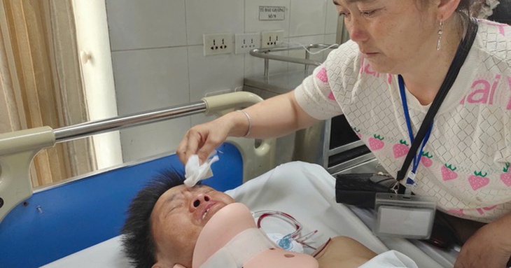 Tường bể chứa nước nuôi cá bất ngờ đổ sập khiến 2 người thiệt mạng, 2 người nguy kịch- Ảnh 2.