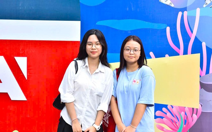 Điểm chuẩn đại học 2025: Y khoa, Sư phạm vẫn "nóng", AI và Bán dẫn cạnh tranh hơn