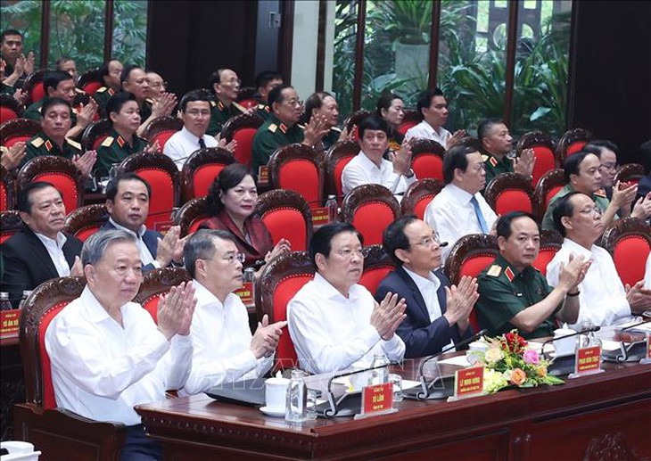 Tổng Bí thư Tô Lâm gặp mặt đại biểu có công với cách mạng- Ảnh 5.