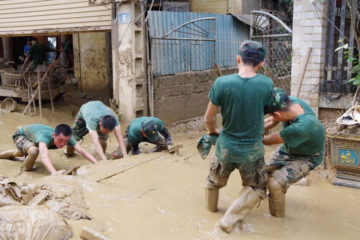 Nghệ An: Dồn mọi nguồn lực để người dân sớm có nhà, học sinh kịp ngày khai giảng- Ảnh 4. Nghệ An: Dồn mọi nguồn lực để người dân sớm có nhà, học sinh kịp ngày khai giảng- Ảnh 4.