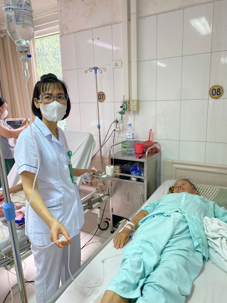 Người phụ nữ dân tộc Thái mắc nhiều bệnh, rất cần 30 triệu đồng để phẫu thuật- Ảnh 3. Người phụ nữ dân tộc Thái mắc nhiều bệnh, rất cần 30 triệu đồng để phẫu thuật- Ảnh 3.