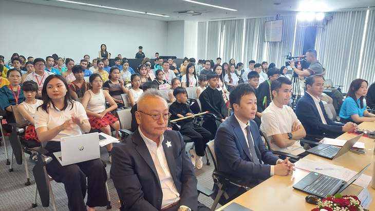 Xúc động 'Chuyến đi hạnh phúc' cho trẻ có hoàn cảnh đặc biệt- Ảnh 1.