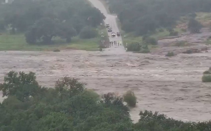 Từ vụ thảm họa lũ quét ở Texas (Mỹ), chuyên gia cảnh báo rủi ro thiên tai các khu cắm trại ở Việt Nam- Ảnh 2. Từ vụ thảm họa lũ quét ở Texas (Mỹ), chuyên gia cảnh báo rủi ro thiên tai các khu cắm trại ở Việt Nam- Ảnh 2.
