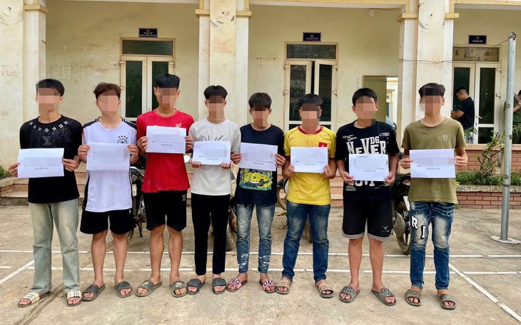 Lập nhóm trên Facebook, 8 trẻ vị thành niên rủ nhau mang hung khí đi đánh người