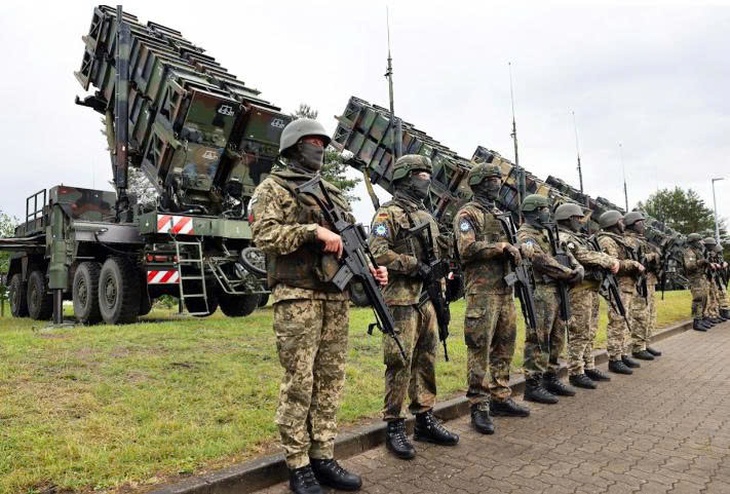 NATO gấp rút 'vá' lỗ hổng phòng không- Ảnh 1.