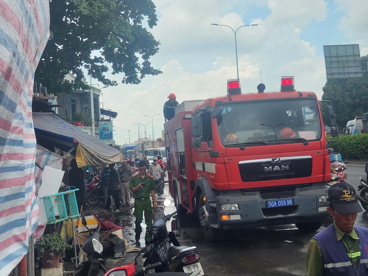 TPHCM: Cháy lớn dãy phòng trọ trên đường Đỗ Mười- Ảnh 7.