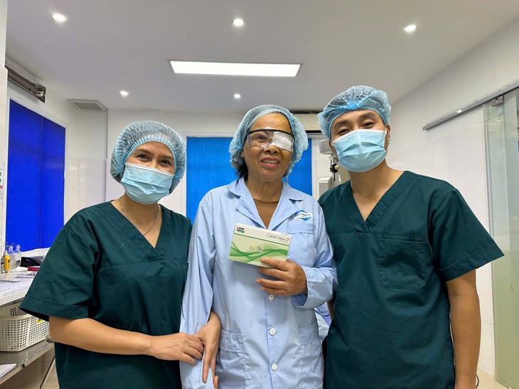 Giải pháp đột phá tìm lại thị lực tuổi thanh xuân cho người bệnh đục thủy tinh thể- Ảnh 2.