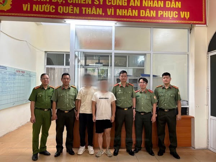 Ba người Trung Quốc nhập cảnh trái phép, khai đi tìm 'việc nhẹ lương cao' - Ảnh 1.