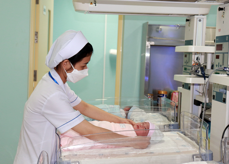 Đội ngũ hộ sinh đóng vai trò quan trọng trong chăm sóc sức khỏe bà mẹ và trẻ sơ sinh- Ảnh 3.