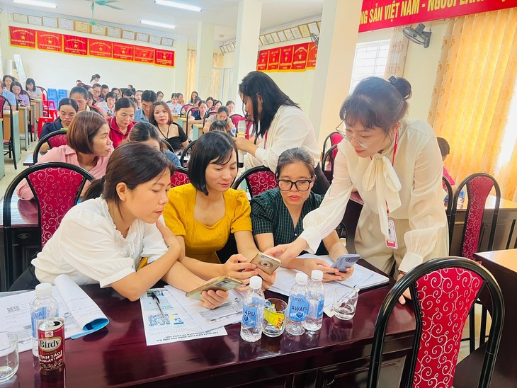 Đẩy mạnh triển khai phần mềm xây dựng thực đơn dinh dưỡng cho mẹ và bé tại Lai Châu- Ảnh 2. Đẩy mạnh triển khai phần mềm xây dựng thực đơn dinh dưỡng cho mẹ và bé tại Lai Châu- Ảnh 2.