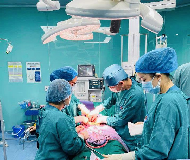 Người phụ nữ ‘phát hoảng’khi phát hiện khối u xơ tử cung tương đương thai 5 tháng - Ảnh 1.