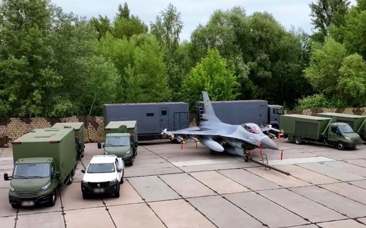 Bí quyết giúp Ukraine giữ cho F-16 "ẩn mình" giữa "mưa tên lửa" Nga