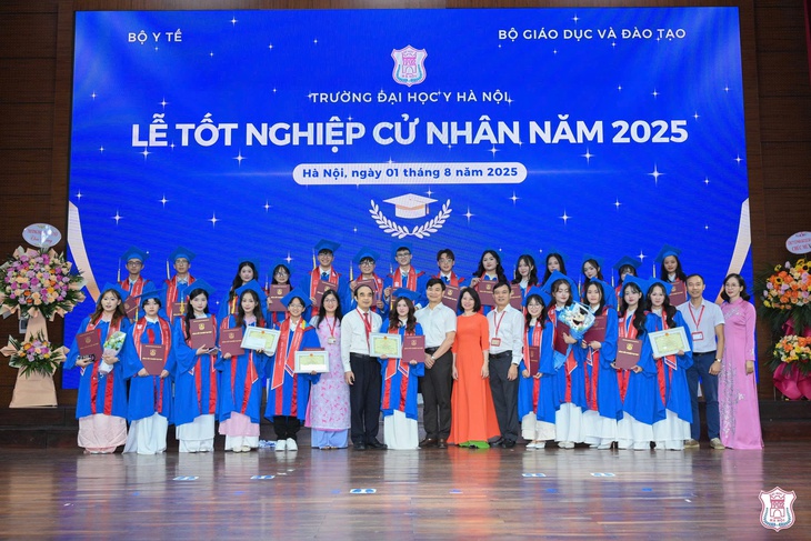 Hơn 70% tân cử nhân Đại học Y Hà Nội tốt nghiệp loại khá, giỏi- Ảnh 3. Hơn 70% tân cử nhân Đại học Y Hà Nội tốt nghiệp loại khá, giỏi- Ảnh 3.