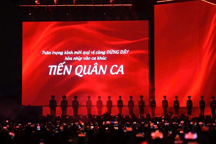 Những khoảnh khắc vô cùng ấn tượng tại concert 'Tổ quốc trong tim'- Ảnh 4. Những khoảnh khắc vô cùng ấn tượng tại concert 'Tổ quốc trong tim'- Ảnh 4.