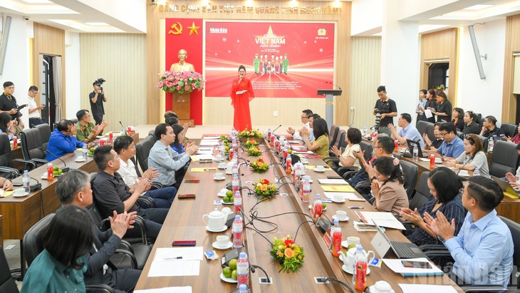 'Cùng Việt Nam tiến bước': Lan tỏa những giá trị chưa từng có tiền lệ- Ảnh 2. 'Cùng Việt Nam tiến bước': Lan tỏa những giá trị chưa từng có tiền lệ- Ảnh 2.