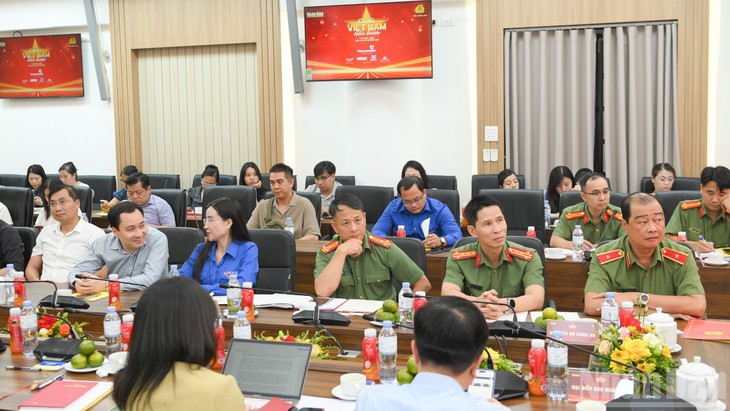 'Cùng Việt Nam tiến bước': Lan tỏa những giá trị chưa từng có tiền lệ- Ảnh 3. 'Cùng Việt Nam tiến bước': Lan tỏa những giá trị chưa từng có tiền lệ- Ảnh 3.
