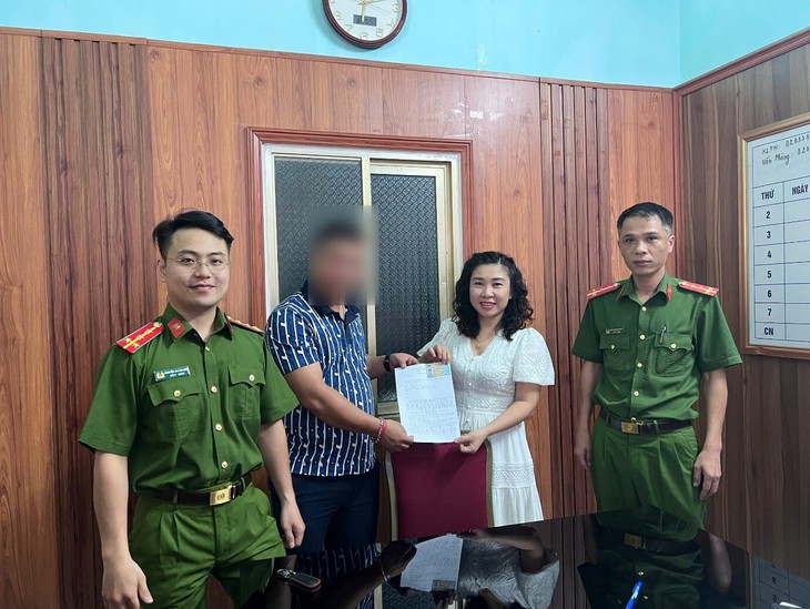 Người đàn ông Hà Nội chuyển khoản nhầm hơn 1 tỷ đồng may mắn được công an tìm giúp- Ảnh 1. Người đàn ông Hà Nội chuyển khoản nhầm hơn 1 tỷ đồng may mắn được công an tìm giúp- Ảnh 1.