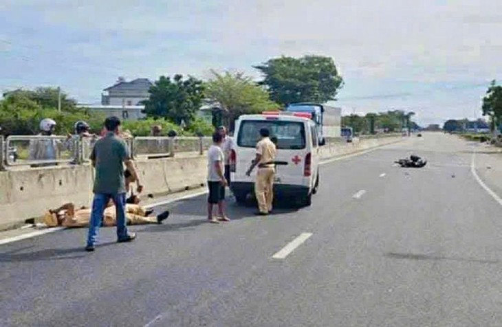 Trung tá CSGT bị đâm gãy chân khi chặn xe chạy quá tốc độ- Ảnh 1.