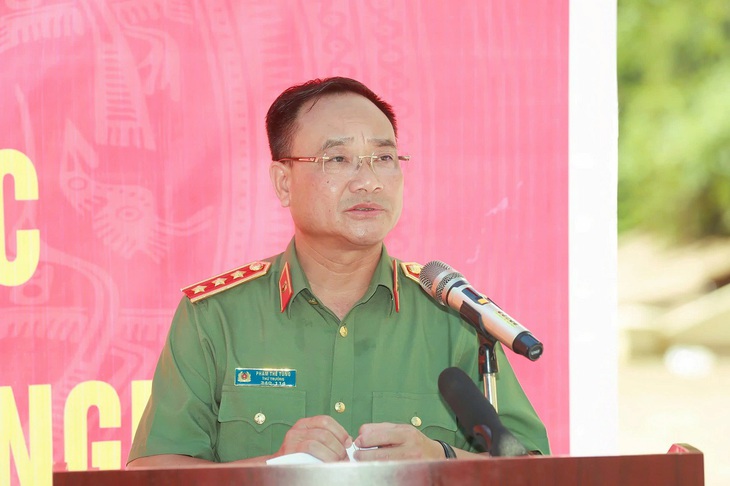 Cao điểm 40 ngày đêm dựng 500 căn nhà, trường học cho vùng lũ Nghệ An- Ảnh 3. Cao điểm 40 ngày đêm dựng 500 căn nhà, trường học cho vùng lũ Nghệ An- Ảnh 3.