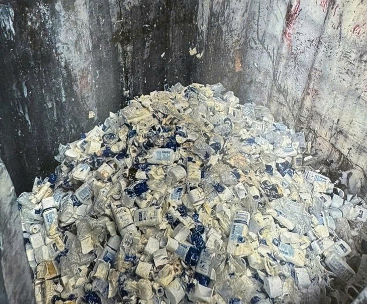 Tiêu hủy hơn 1 tấn mỹ phẩm Obagi không đạt chất lượng- Ảnh 2.